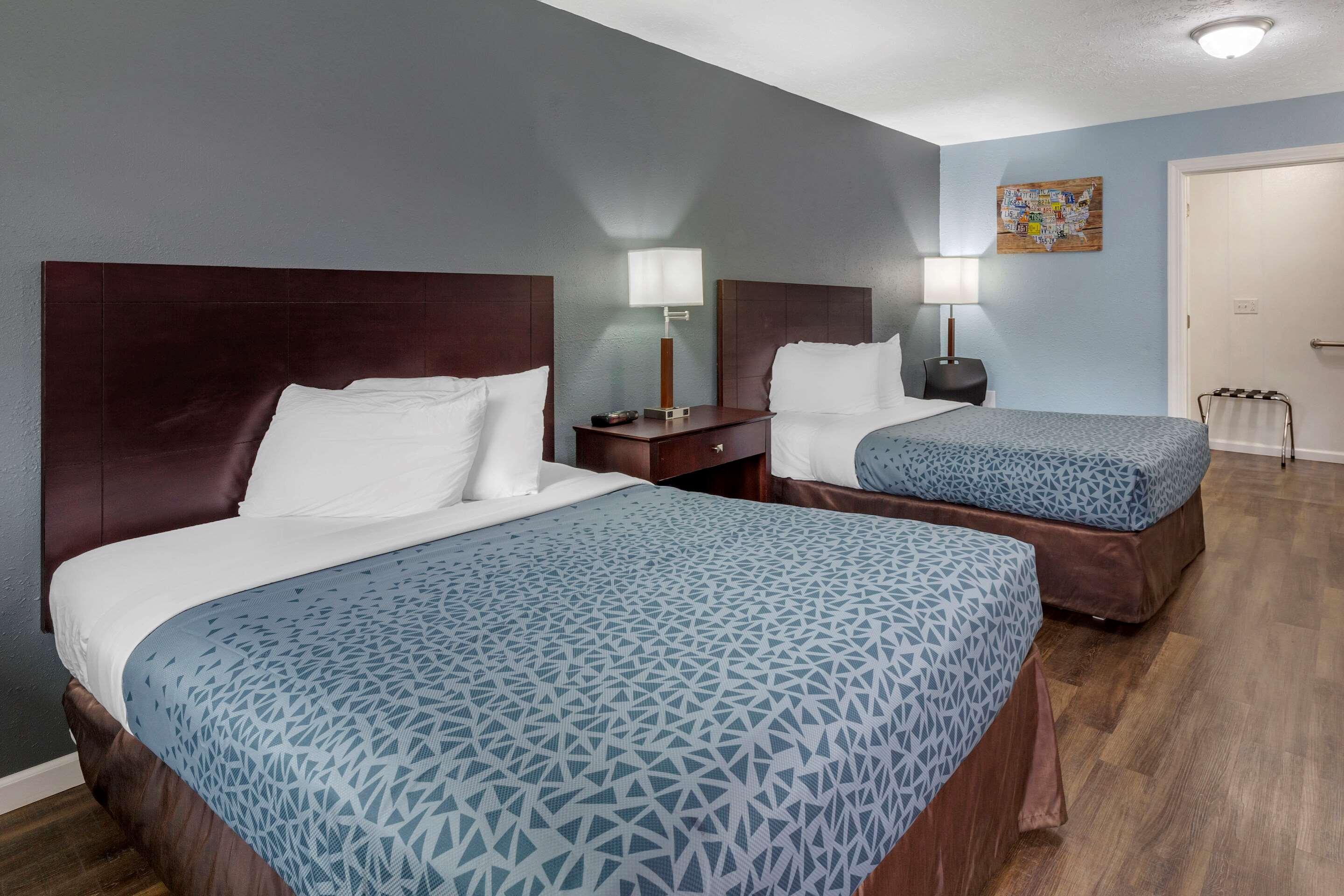 Hotel Econo & South 2*