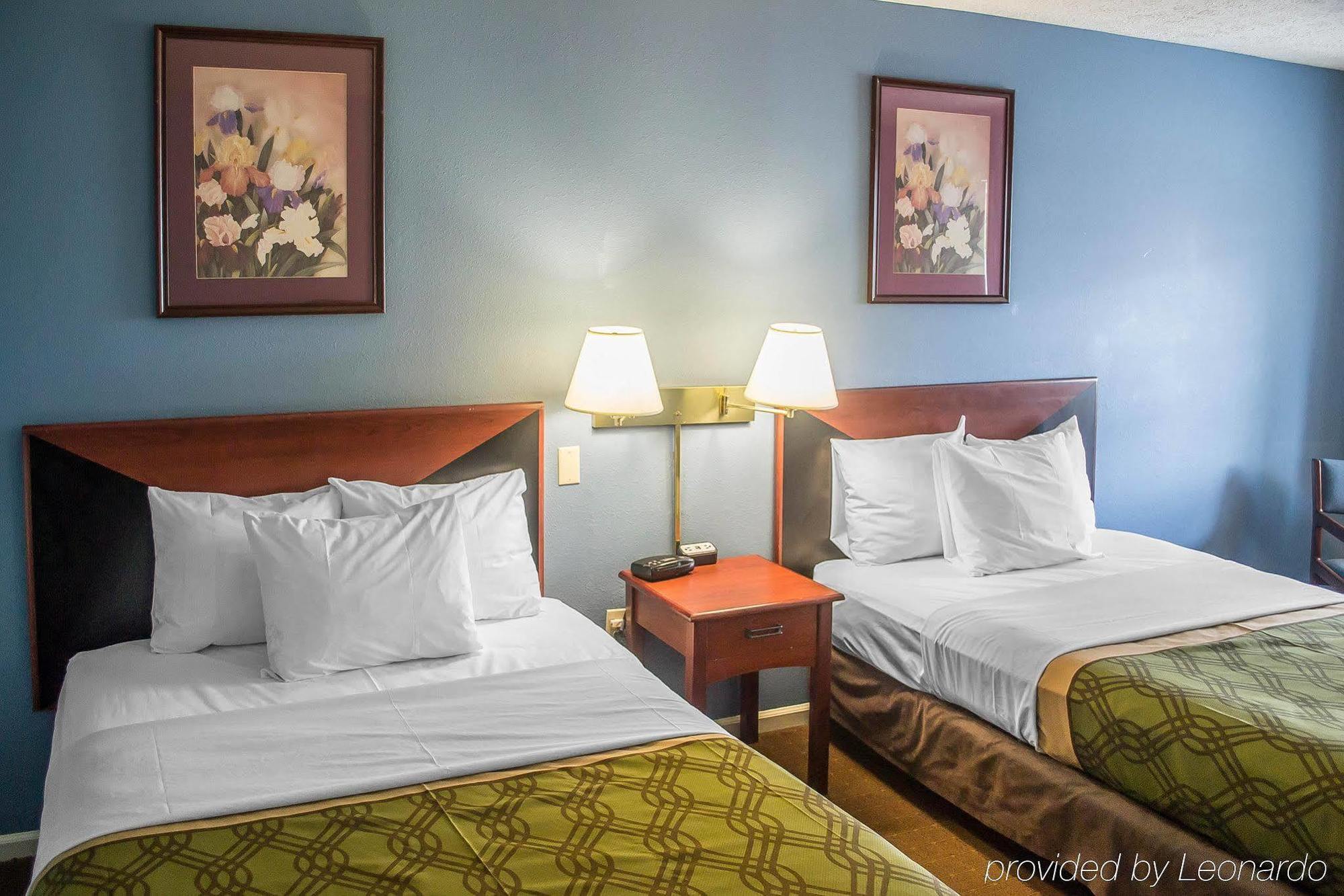 Econo & South Hotel 2*
