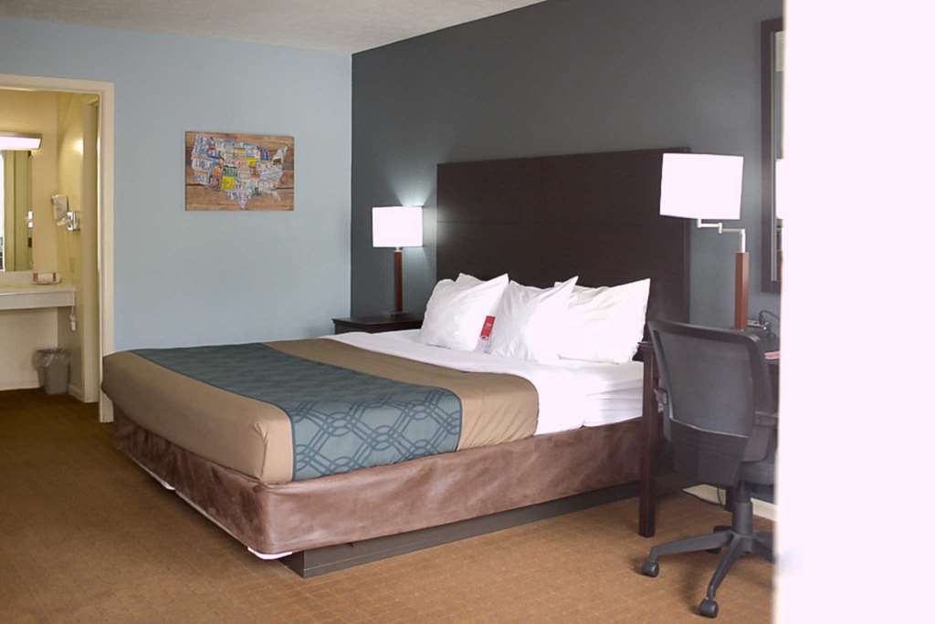 Hotel Econo Inn&suites South 2*
